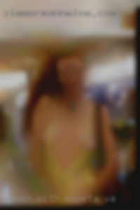 Women with curves who wrestle men Moneta, VA.